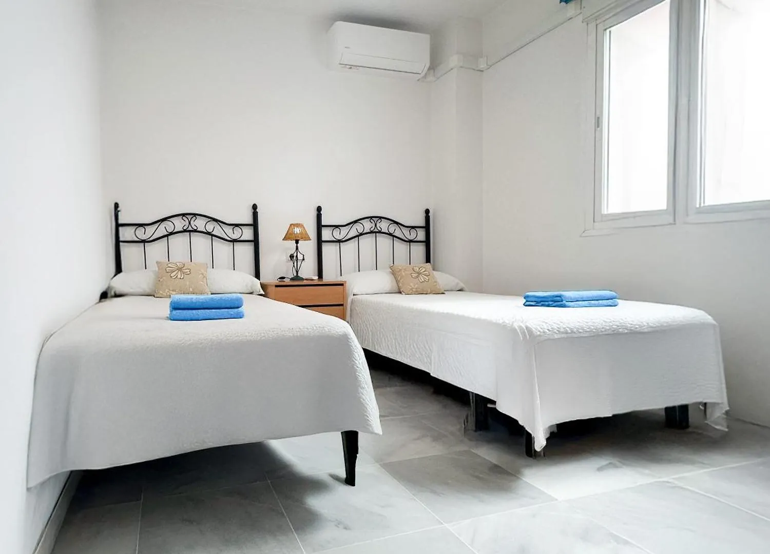 公寓 Apartamento Aguamarina 5B Primera Linea De Playa 埃斯特波纳 西班牙